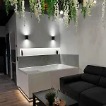 Botanica Noir Jacuzzi Valaoritou 公寓 塞萨洛尼基