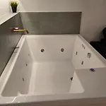 Botanica Noir Jacuzzi Valaoritou