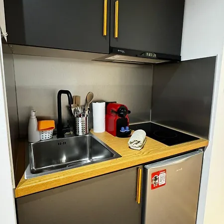 Botanica Noir Jacuzzi Valaoritou Apartamento *