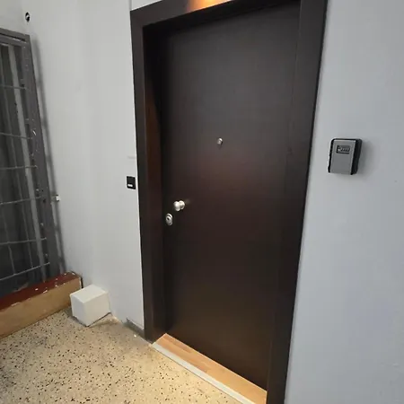 Botanica Noir Jacuzzi Valaoritou