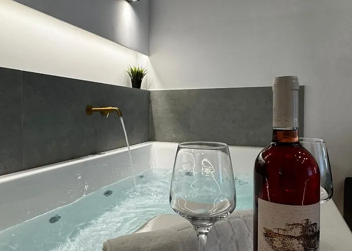 Daire Botanica Noir Jacuzzi Valaoritou *