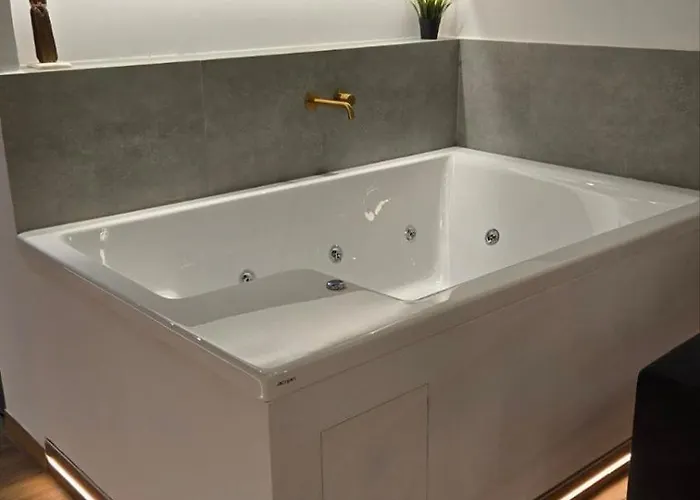 Botanica Noir Jacuzzi Valaoritou * Selanik