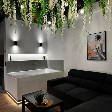 Botanica Noir Jacuzzi Valaoritou דירה *