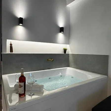 Botanica Noir Jacuzzi Valaoritou *