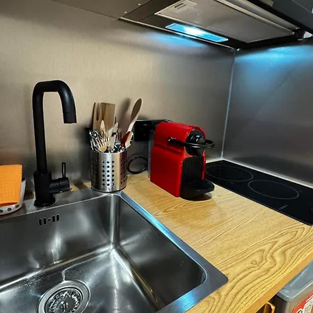 Botanica Noir Jacuzzi Valaoritou סלוניקי